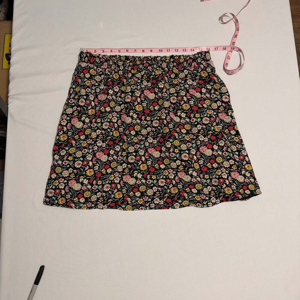 LOFT floral print skirt with pockets size large elastic waist